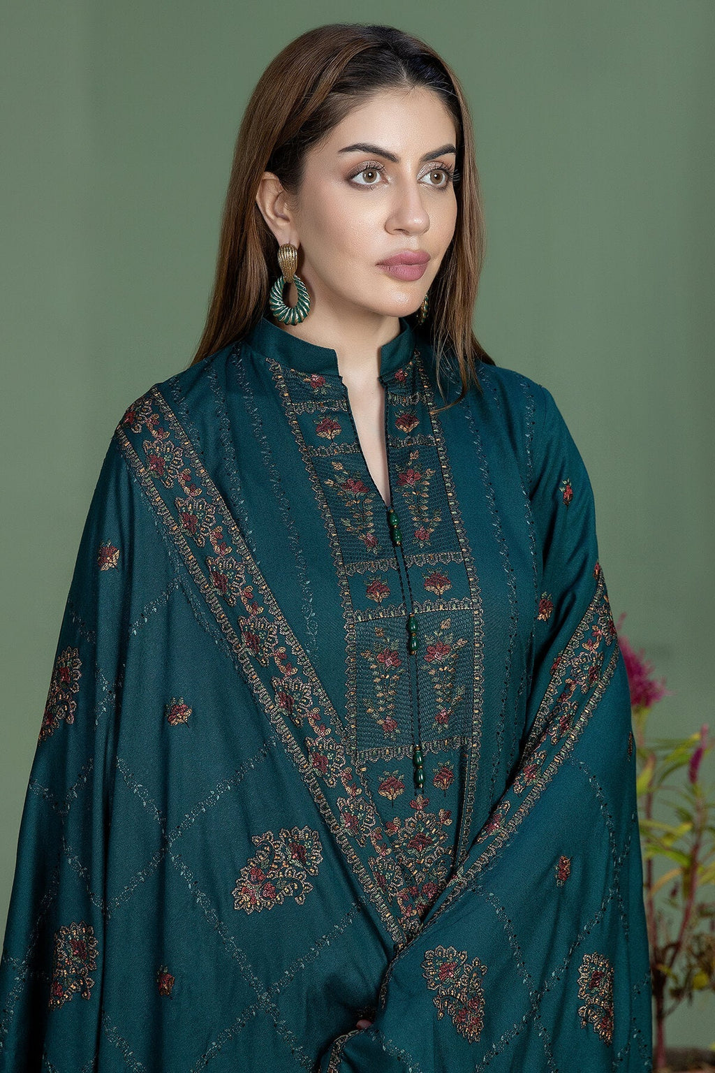Unstitched Dhanak Stuff Full Embroidered Suit With Dhanak Embroiderd Shawl